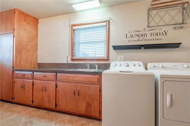 126 Rogers Circle Drive, Springdale, AR 72764