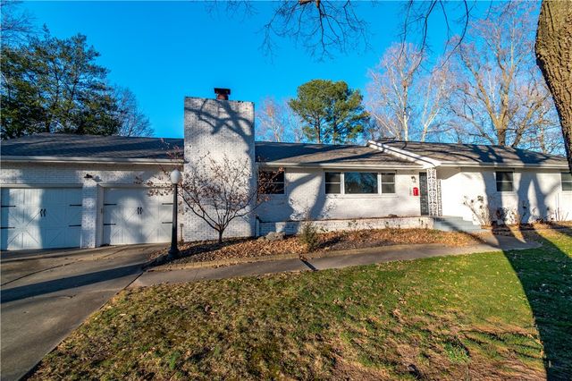 126 Rogers Circle Drive, Springdale, AR 72764