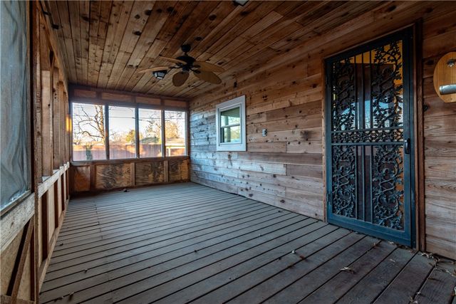 126 Rogers Circle Drive, Springdale, AR 72764