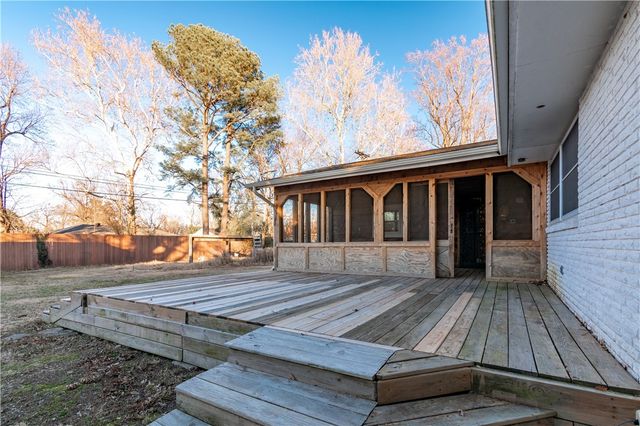 126 Rogers Circle Drive, Springdale, AR 72764