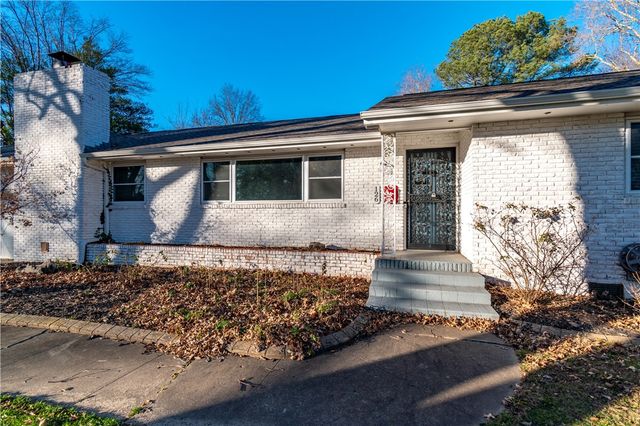 126 Rogers Circle Drive, Springdale, AR 72764