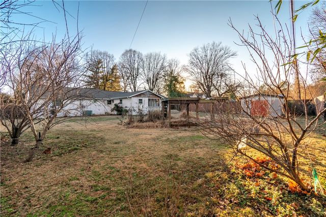 126 Rogers Circle Drive, Springdale, AR 72764