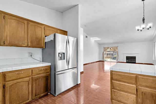 5798 W Acacia Avenue, Fresno, CA 93722