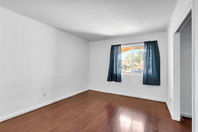 5798 W Acacia Avenue, Fresno, CA 93722