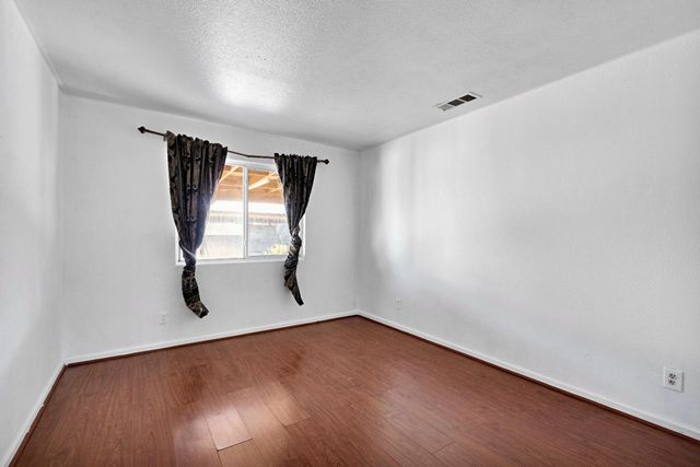 5798 W Acacia Avenue, Fresno, CA 93722