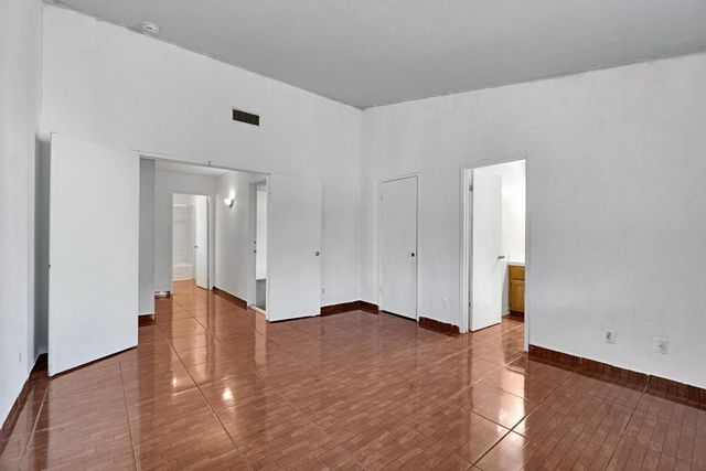 5798 W Acacia Avenue, Fresno, CA 93722