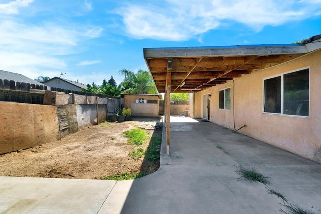 5798 W Acacia Avenue, Fresno, CA 93722