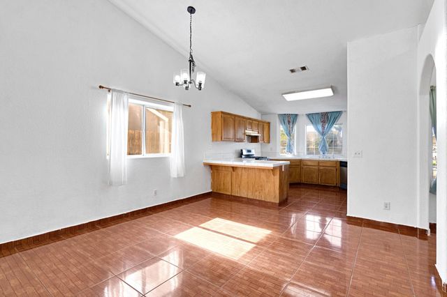 5798 W Acacia Avenue, Fresno, CA 93722
