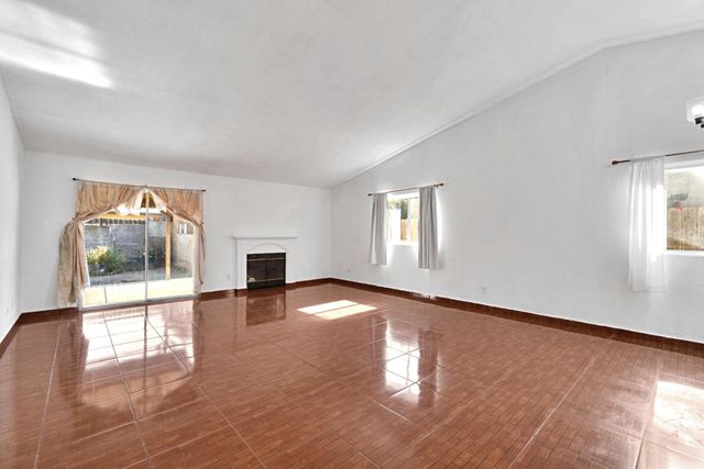 5798 W Acacia Avenue, Fresno, CA 93722