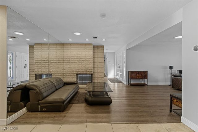 1870 East Viking Road, Las Vegas, NV 89169