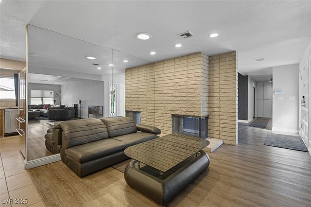 1870 East Viking Road, Las Vegas, NV 89169