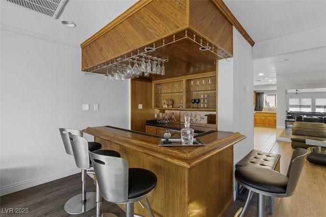 1870 East Viking Road, Las Vegas, NV 89169