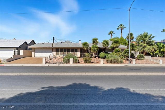 1870 East Viking Road, Las Vegas, NV 89169