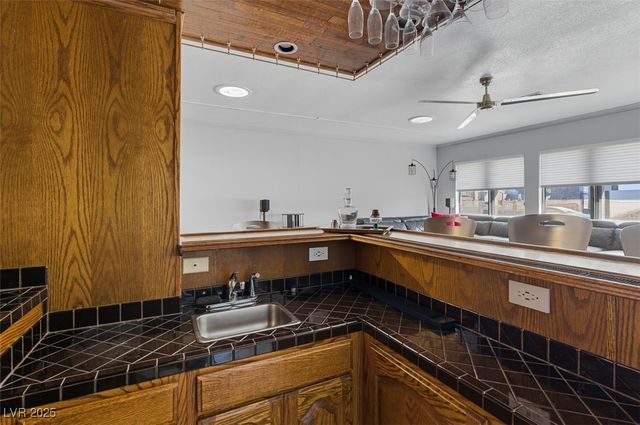 1870 East Viking Road, Las Vegas, NV 89169