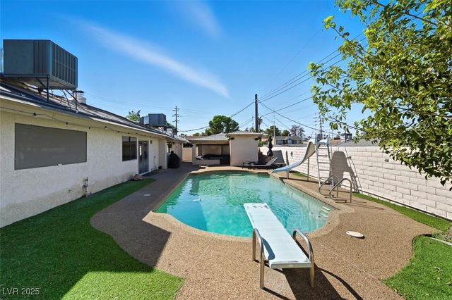 1870 East Viking Road, Las Vegas, NV 89169