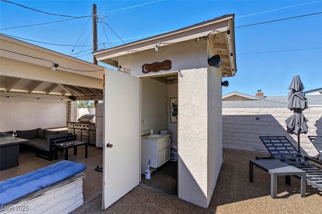 1870 East Viking Road, Las Vegas, NV 89169