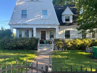 583 Watertown St #2, Newton, MA 02460