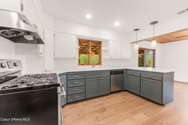 1143 E Rookery RD, Hayden, ID 83835
