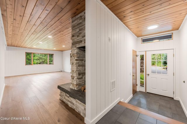 1143 E Rookery RD, Hayden, ID 83835