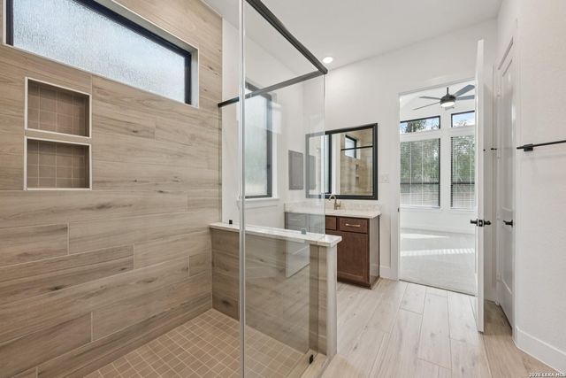 292 Mountain Oak, Castroville, TX 78009