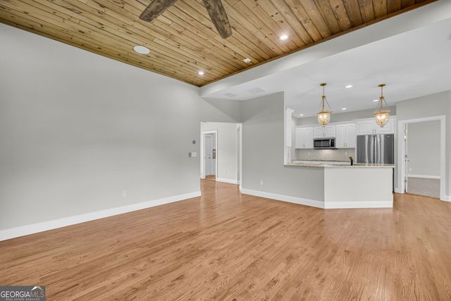 5988 Shadburn Ferry Road, Buford, GA 30519