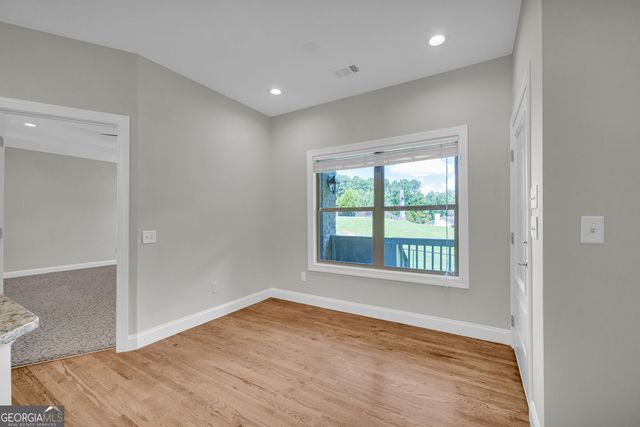 5988 Shadburn Ferry Road, Buford, GA 30519