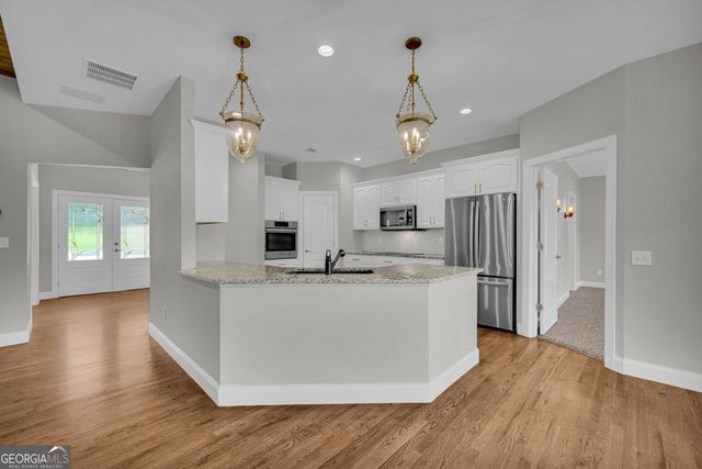 5988 Shadburn Ferry Road, Buford, GA 30519