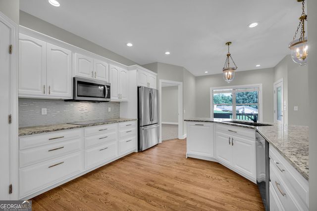 5988 Shadburn Ferry Road, Buford, GA 30519