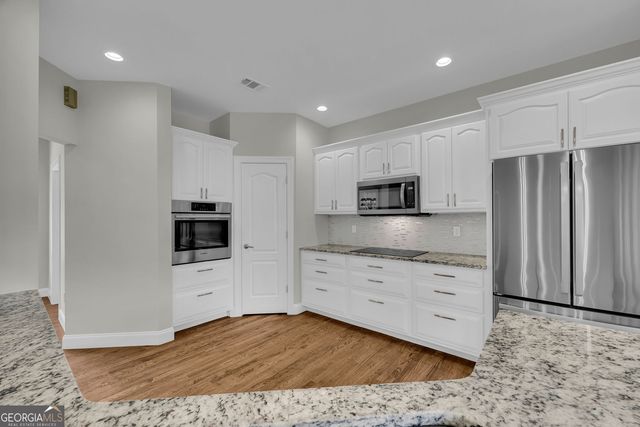 5988 Shadburn Ferry Road, Buford, GA 30519
