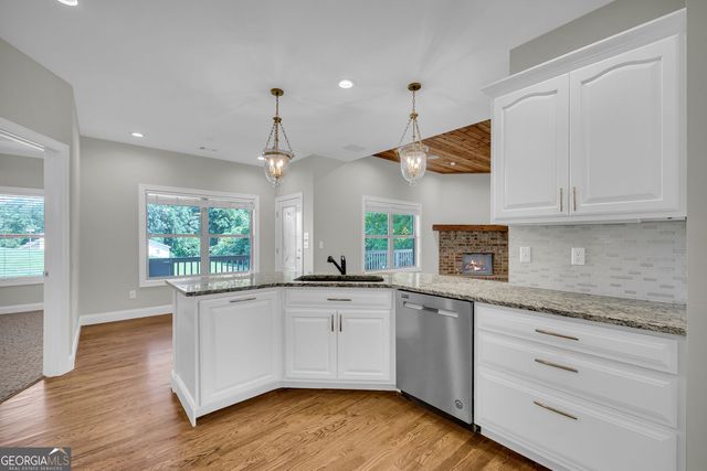 5988 Shadburn Ferry Road, Buford, GA 30519