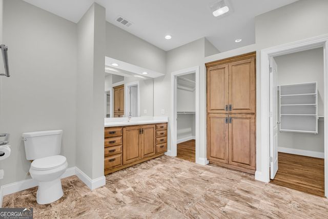 5988 Shadburn Ferry Road, Buford, GA 30519