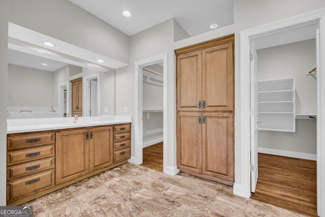 5988 Shadburn Ferry Road, Buford, GA 30519