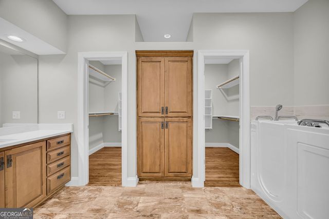 5988 Shadburn Ferry Road, Buford, GA 30519