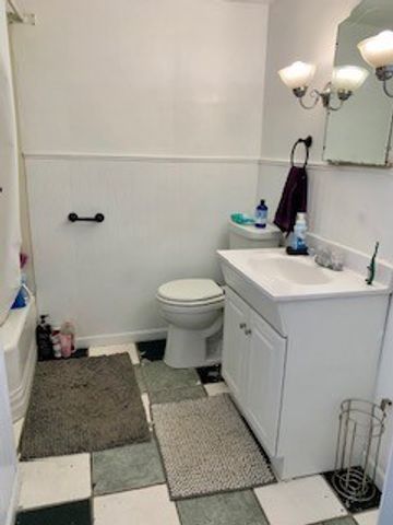 526 Earl Ave Rear, New Kensington, PA 15068
