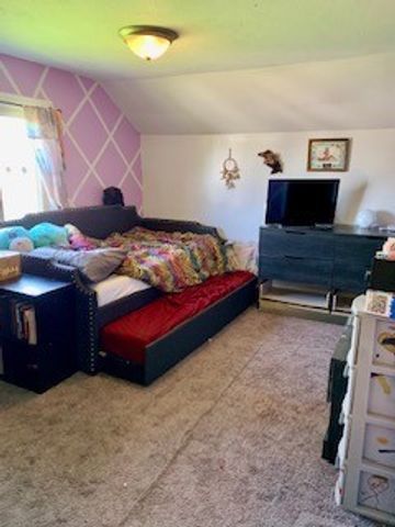 526 Earl Ave Rear, New Kensington, PA 15068