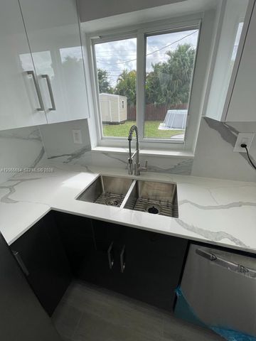 912 NE 5th Street 912, Hallandale Beach, FL 33009