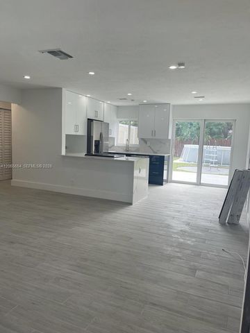 912 NE 5th Street 912, Hallandale Beach, FL 33009