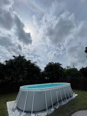 912 NE 5th Street 912, Hallandale Beach, FL 33009
