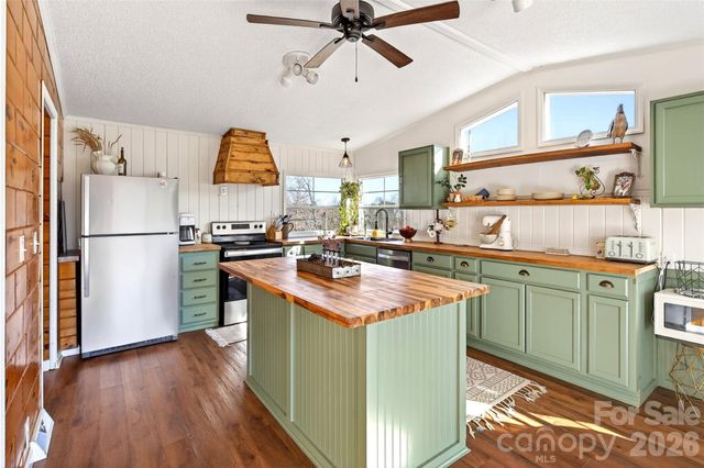 3178 Mentink Way, Nebo, NC 28761