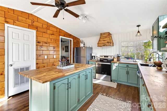 3178 Mentink Way, Nebo, NC 28761