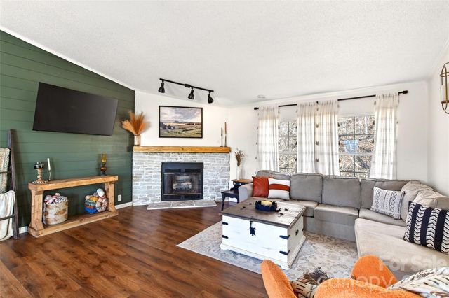 3178 Mentink Way, Nebo, NC 28761