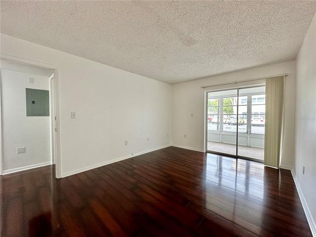 208 NE MONROE CIRCLE N 101, St Petersburg, FL 33702