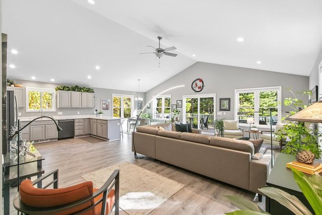 819 E Hiawatha Drive, Wisconsin Dells, WI 53965