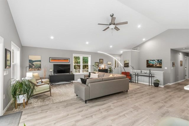 819 E Hiawatha Drive, Wisconsin Dells, WI 53965