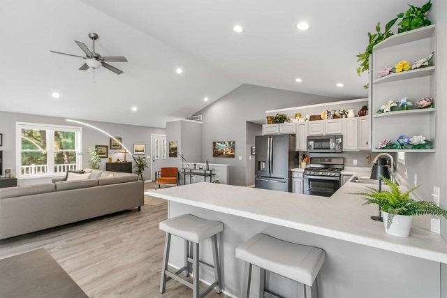 819 E Hiawatha Drive, Wisconsin Dells, WI 53965