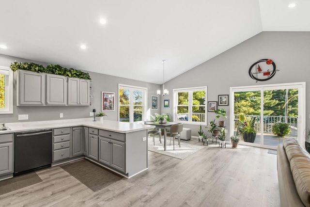 819 E Hiawatha Drive, Wisconsin Dells, WI 53965