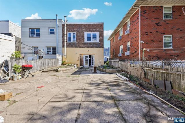 390 Delano Place, Fairview, NJ 07022
