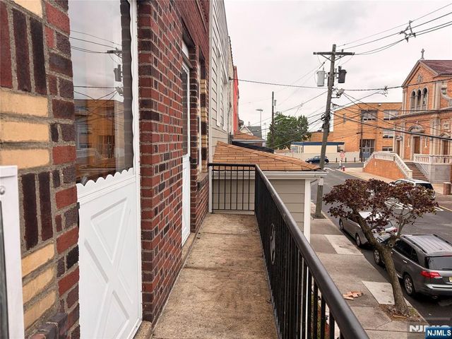 390 Delano Place, Fairview, NJ 07022
