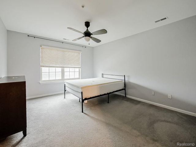 406 Old Pine Way, Walled Lake, MI 48390