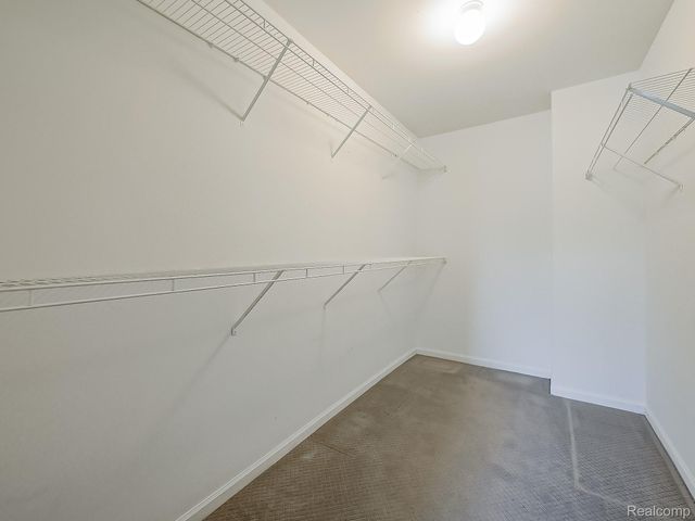 406 Old Pine Way, Walled Lake, MI 48390